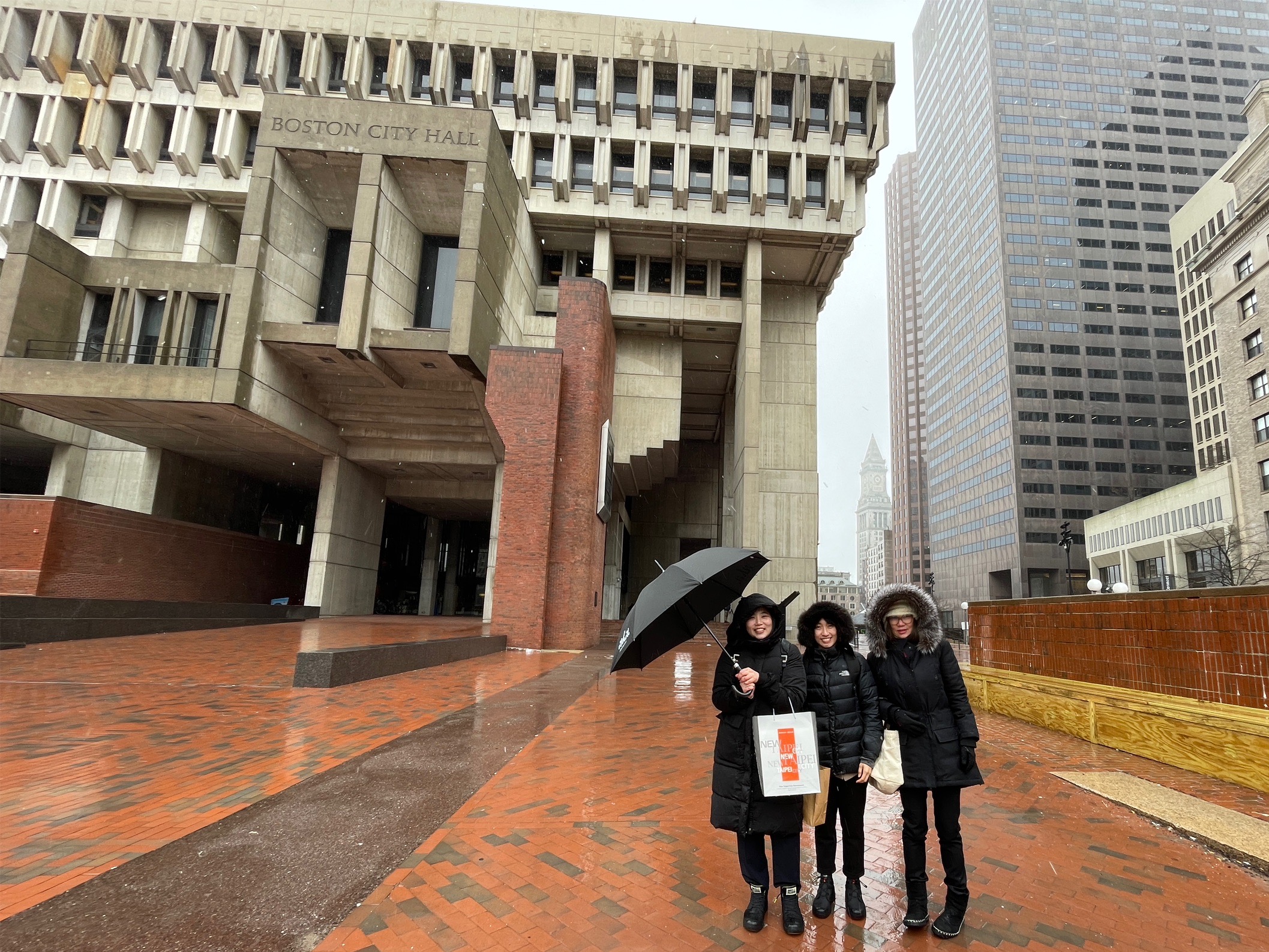 Despite the 5-degree Celsius temperature in Boston, the colleagues from the New Taipei City Secretariat were filled with enthusiasm and excitement.