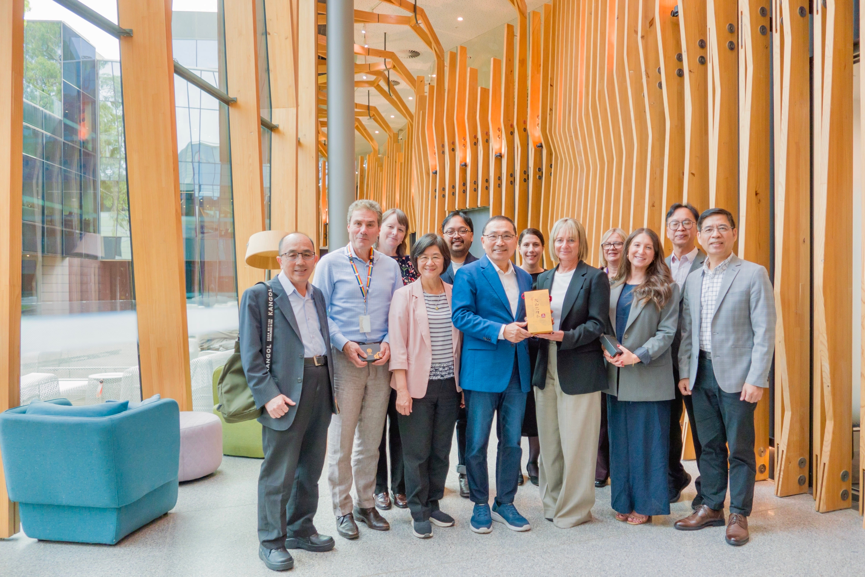 侯友宜率市府團隊前往Orygen總部交流