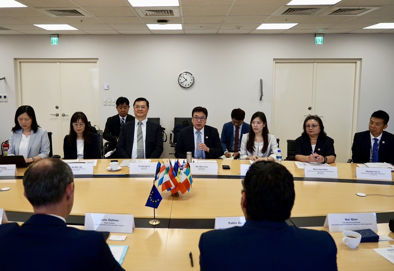 Deputy Mayor Liu Ho-jan leads the New Taipei delegation at the IURC Taiwan launch ceremony.