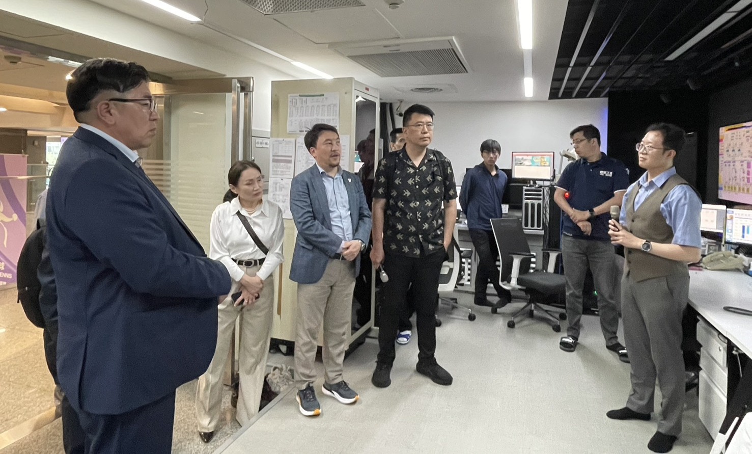 訪團參訪新北市智慧能源管理中心