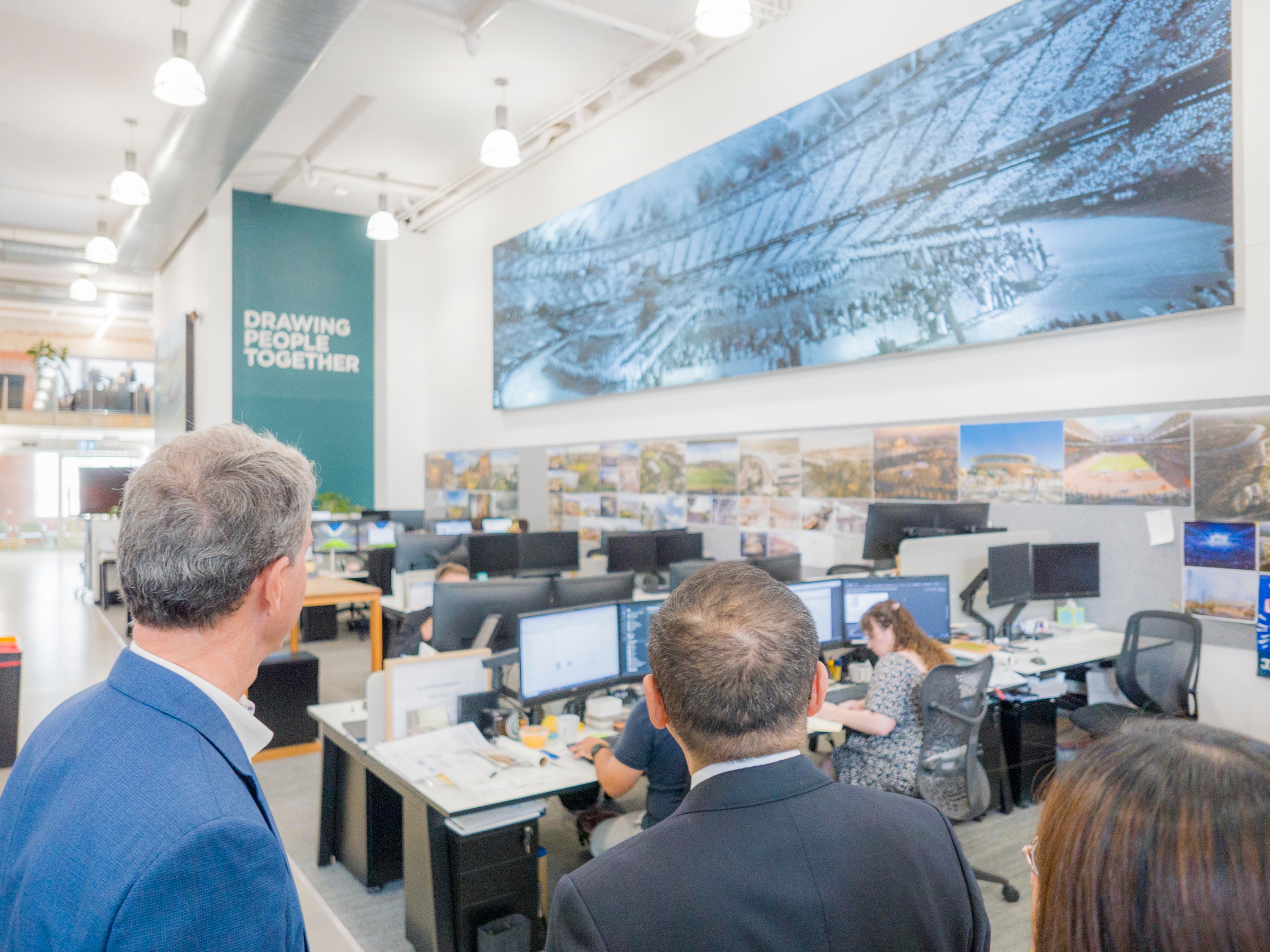 新北市長侯友宜今（17）日參訪Populous亞太區總部