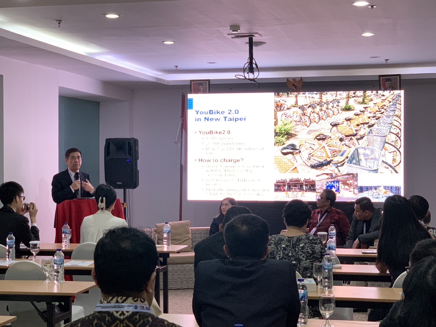 Deputy Secretary-general Ke delivers a speech on New Taipei’s tourism at the First Session of the 2024 UCLG ASPAC Executive Bureau Meeting session 