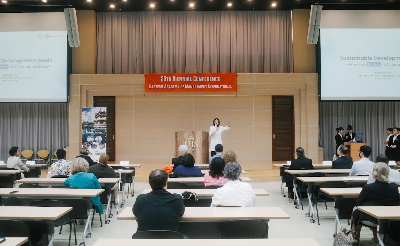 Director-general Yao Ching-yu introduces New Taipei City Government’s SDG initiatives and practices at the sustainability forum.