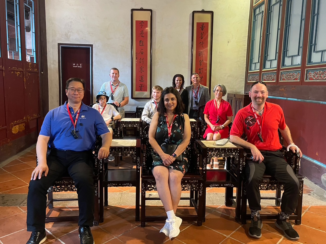 The U.S. and Canada delegations tour the Lin Family Mansion and Garden and learn about Banqiao’s history.