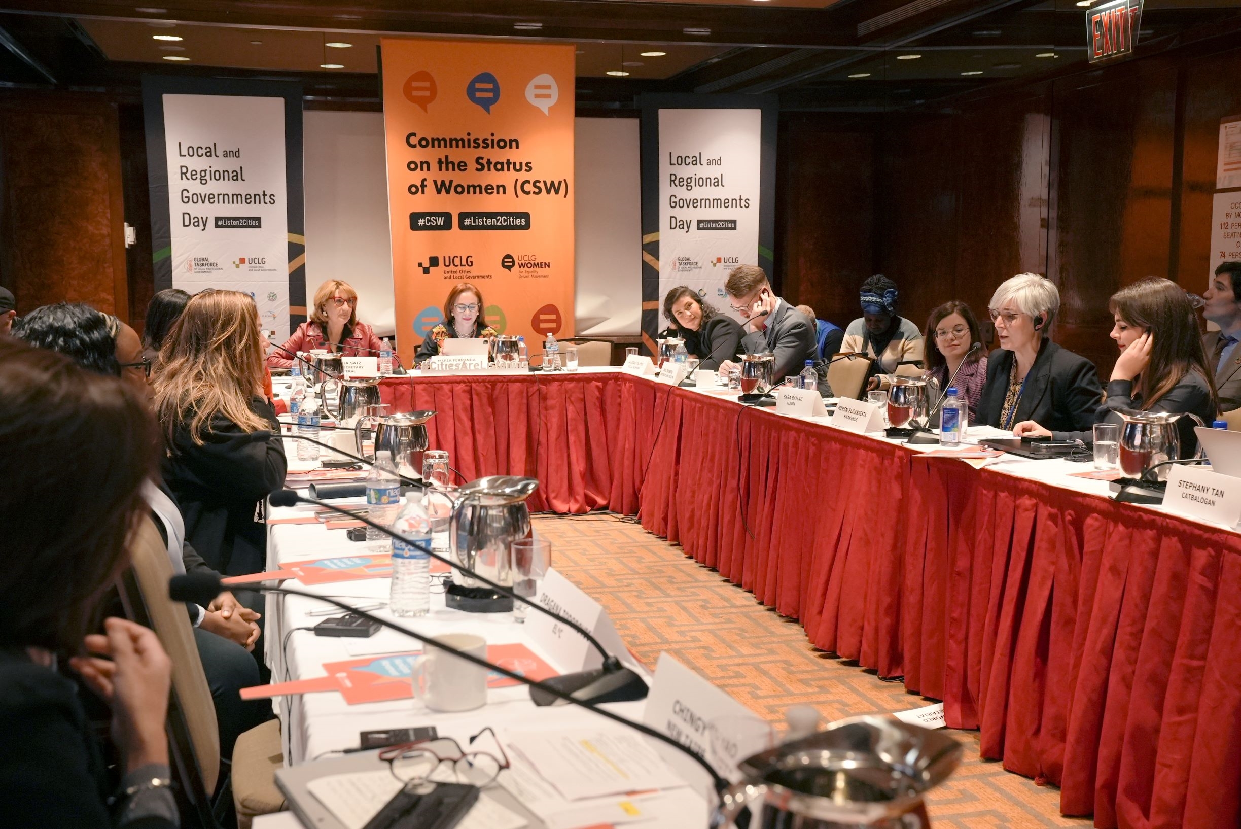 UCLG地方政府論壇中,新北與UCLG秘書長Ms.Emilia Saiz(前排左一)、前聯合國大會主席 Ms. María Fernanda Espinosa Garcés(前排左二)等女性領袖齊聚